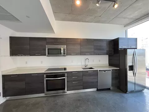 151 SE 1st St #902, Miami, FL 33131