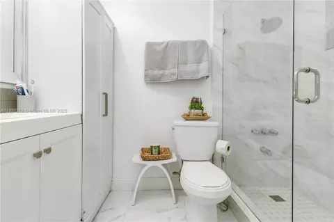 Bath - 231 E 41st St, Hialeah, FL 33013 photo 2 of 2
