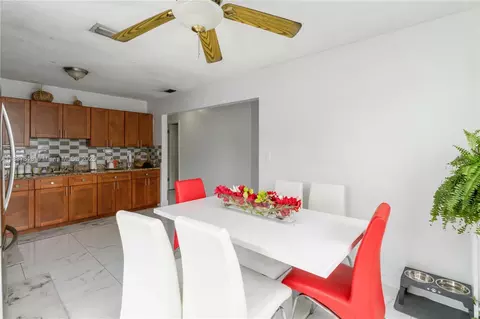 Dining - 231 E 41st St, Hialeah, FL 33013 photo 3 of 4