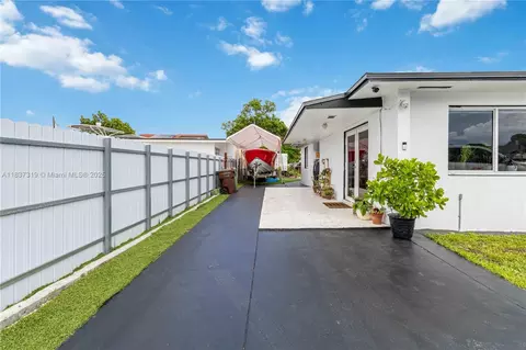 Exterior - 231 E 41st St, Hialeah, FL 33013 photo 4 of 7