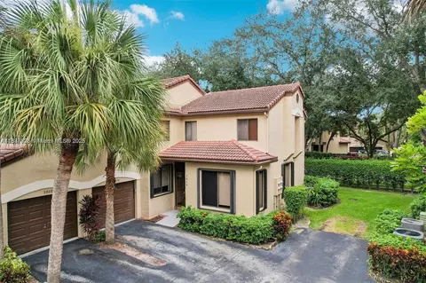 1010 NW 105th Way #B-139, Plantation, FL 33322