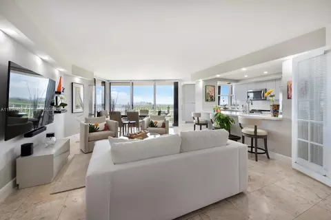 2000 Towerside Ter #1512, Miami, FL 33138