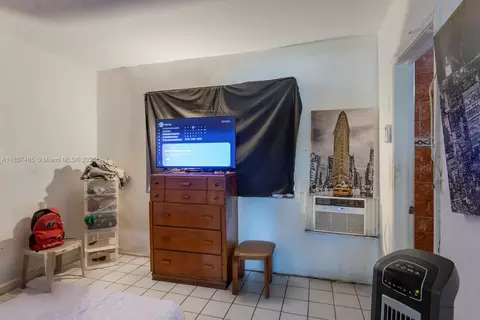 2515 SW 7th St, Miami, FL 33135 photo 10