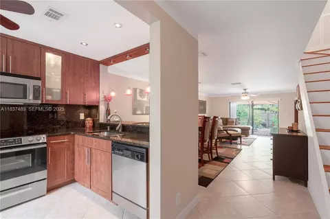 3024 S Oakland Forest Dr #3101, Oakland Park, FL 33309