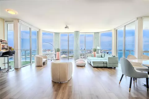244 Biscayne Blvd #4803, Miami, FL 33132
