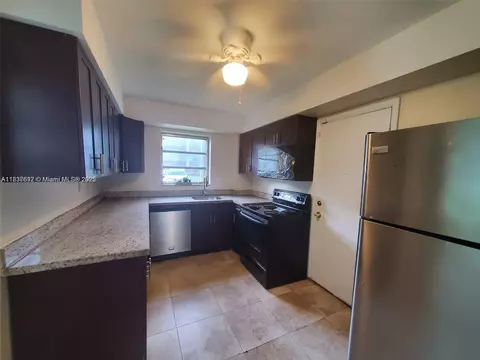 1450 NE 191st St #106, Miami, FL 33179