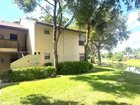 3817 Cocoplum Cir #3585, Coconut Creek, FL 33063