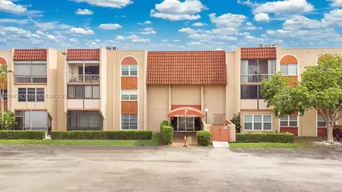 8280 SW 24th St #7105, North Lauderdale, FL 33068