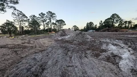 1247 Antonio St E, Lehigh Acres, FL 33974