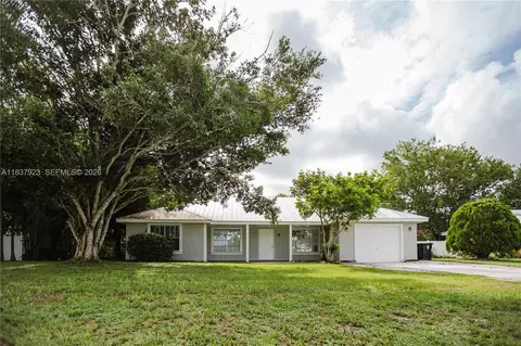 274 SW Bridgeport Dr, Port Saint Lucie, FL 34953