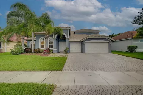 7062 Brunswick Cir, Boynton Beach, FL 33472