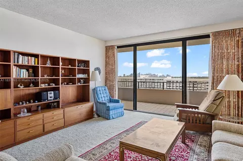 Living - Undisclosed, Key Biscayne, FL 33149 photo 2 of 4