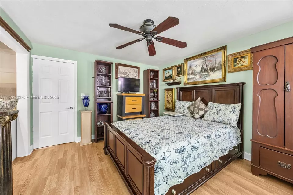  1535 NE 5th Ter, Fort Lauderdale, FL 33304 photo 6