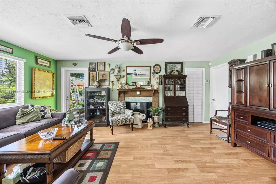  1535 NE 5th Ter, Fort Lauderdale, FL 33304 photo 13