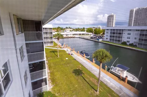 3551 NE 169th St #411, North Miami Beach, FL 33160