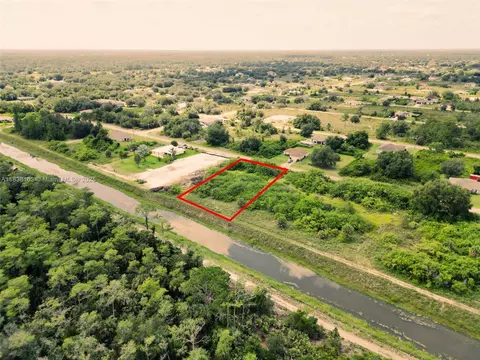 2710 75 St W, Lehigh Acres, FL 33971