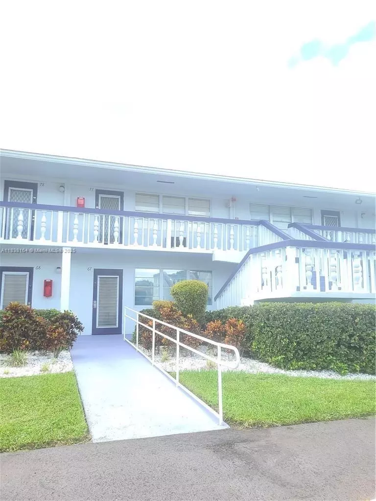 82 Oakridge G 82 Deerfield Beach - A11838164 0 BqbAUj R.webp