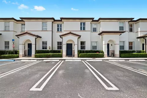 8079 W 36th Ave #6, Hialeah, FL 33018