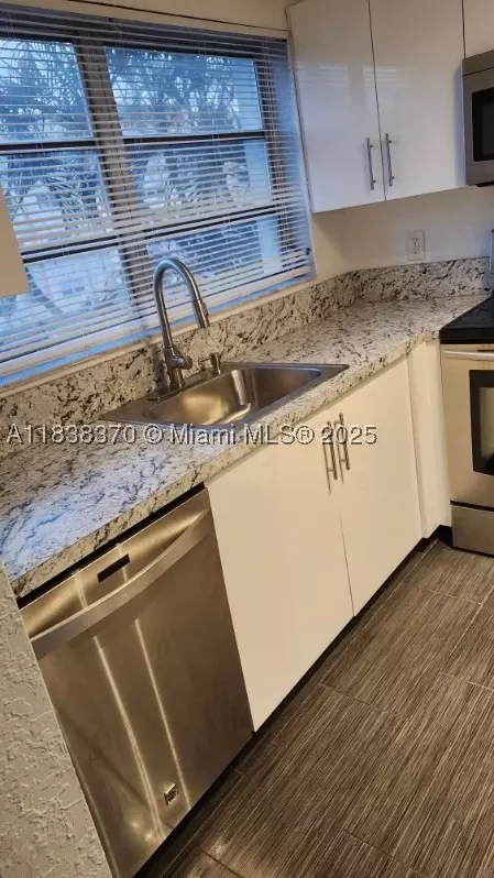 2501 NW 41st Ave #201, Lauderhill, FL 33313