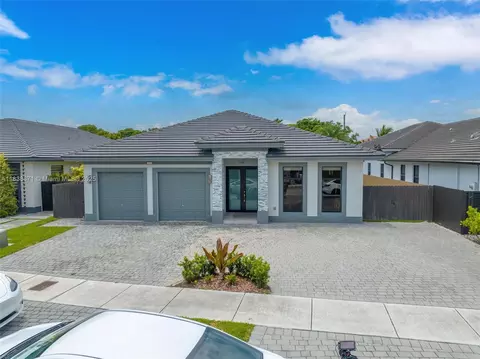 14832 SW 39th Ter, Miami, FL 33185