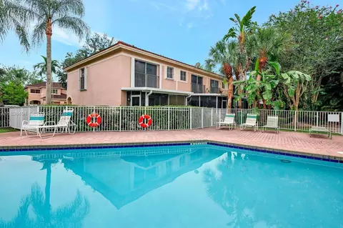 9715 NW 23rd Ct, Pembroke Pines, FL 33024