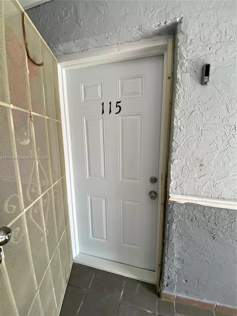 5705 W 20th Ave #115, Hialeah, FL 33012