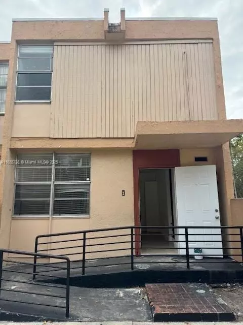 6023 SW 69th St #78, South Miami, FL 33143