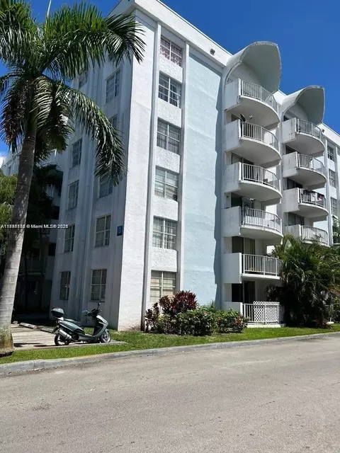 498 NW 165th St Rd #D-407, Miami, FL 33169