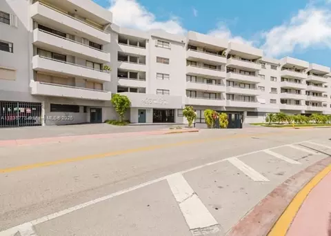 7300 Wayne Ave #418, Miami Beach, FL 33141