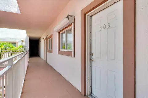 1234 NW 4th St #303, Miami, FL 33125