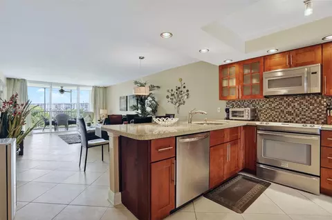 2901 S Palm Aire Dr #608, Pompano Beach, FL 33069