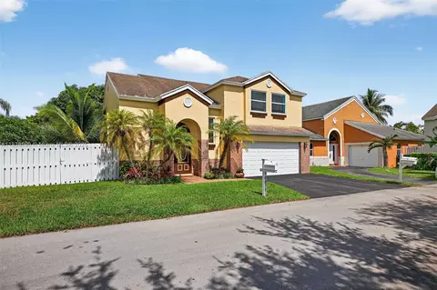 10871 SW 11th Mnr, Davie, FL 33324