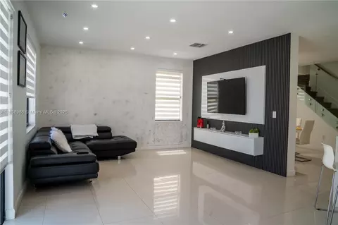 Living - Undisclosed, Hialeah, FL 33018 photo 1 of 3