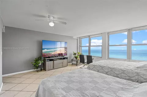 2899 Collins Ave #931, Miami Beach, FL 33140