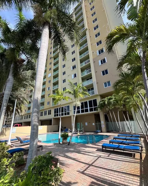 3500 Coral Way #913, Miami, FL 33145