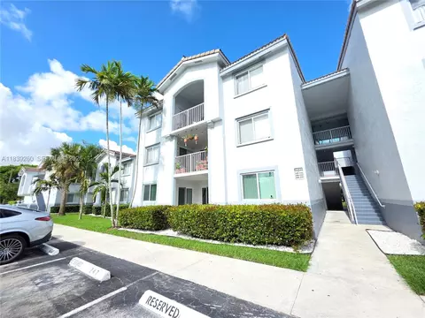2620 S University Dr #111, Davie, FL 33328