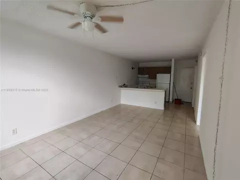 2401 Riverside Dr #203-B, Coral Springs, FL 33065