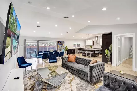 614 SE 12th Ave, Deerfield Beach, FL 33441