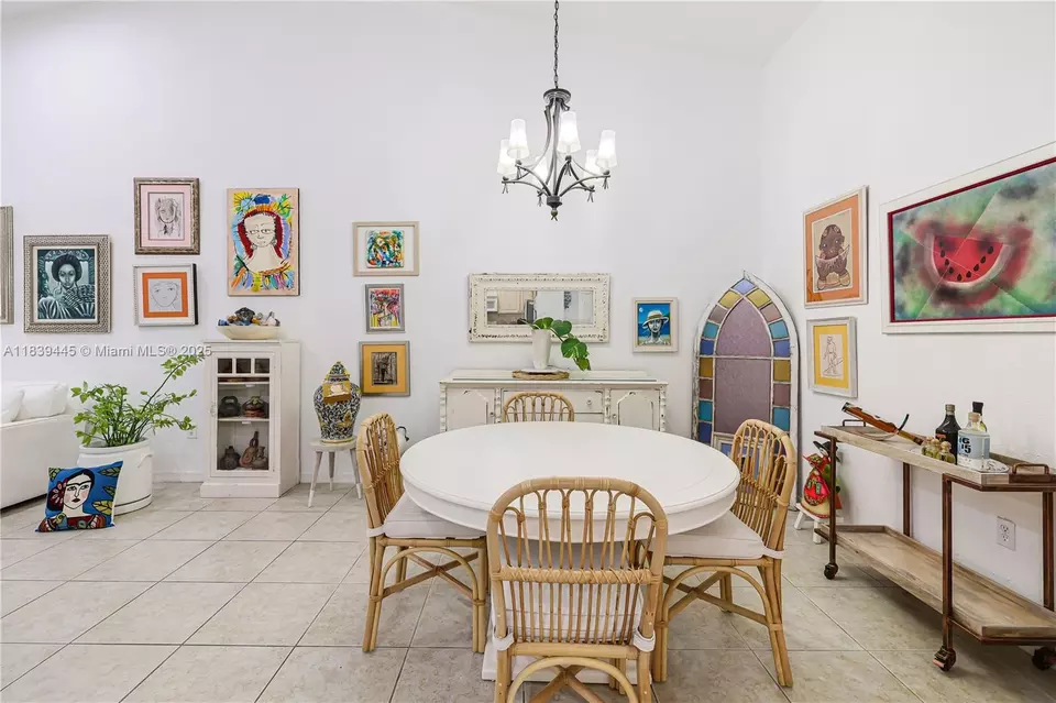 Dining - 3248 NE 11th Dr, Homestead, FL 33033 photo 5 of 5