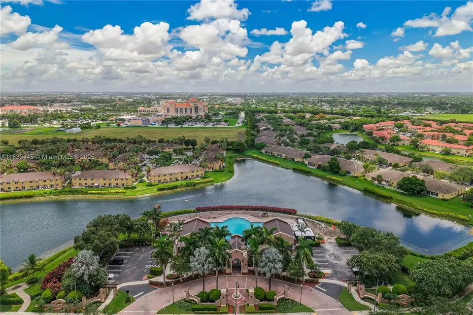View/Area - 3248 NE 11th Dr, Homestead, FL 33033 photo 9 of 9