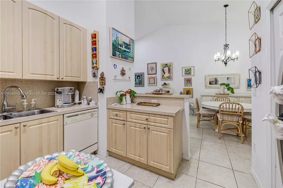 Kitchen - 3248 NE 11th Dr, Homestead, FL 33033 photo 3 of 3