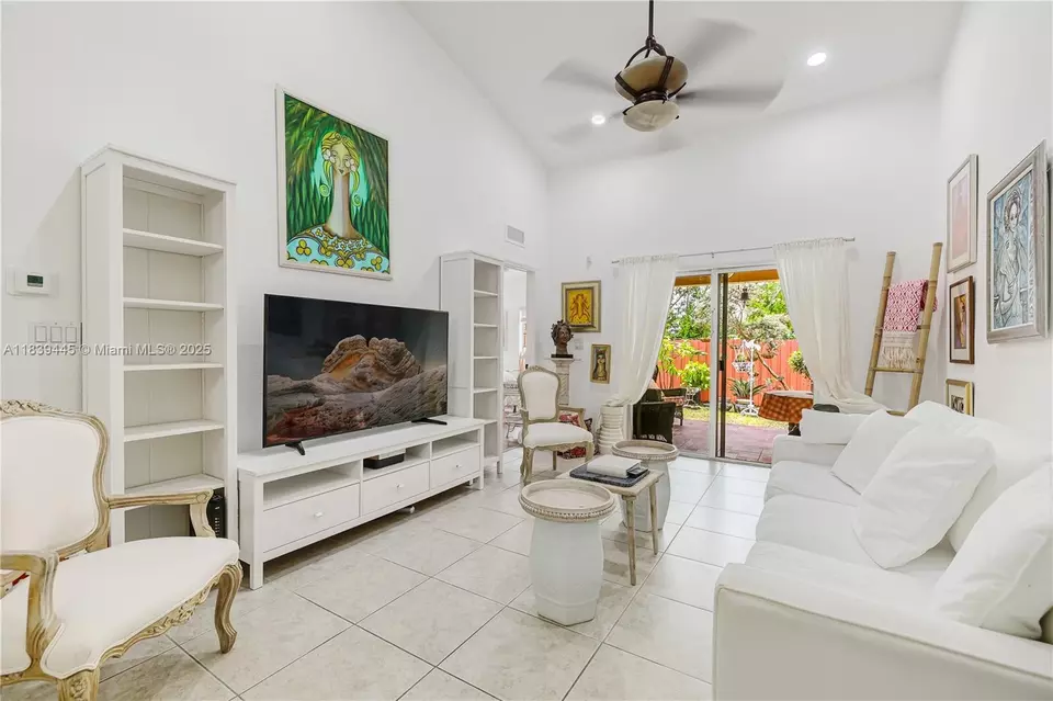 Other - 3248 NE 11th Dr, Homestead, FL 33033 photo 4 of 9