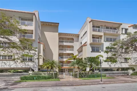 37 Majorca Ave #401, Coral Gables, FL 33134