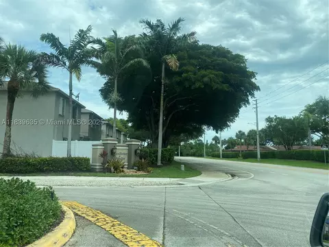 6006 Plum Pl, Tamarac, FL 33321