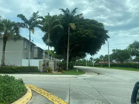 6006 Plum Pl, Tamarac, FL 33321
