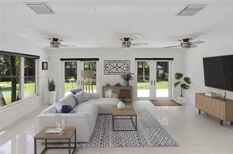 13130 NW 1st Ave, Miami, FL 33168