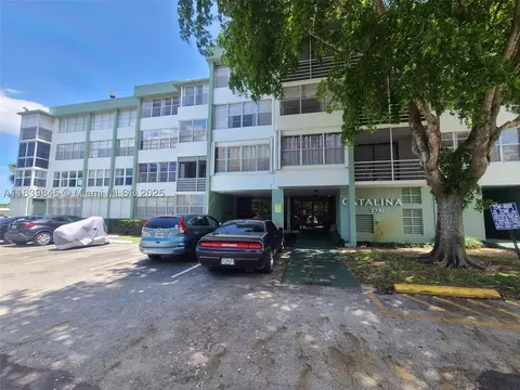 2731 Taft St #102, Hollywood, FL 33020