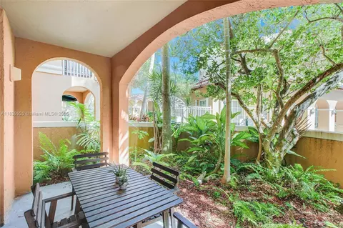 19701 E Country Club Dr #5104, Aventura, FL 33180