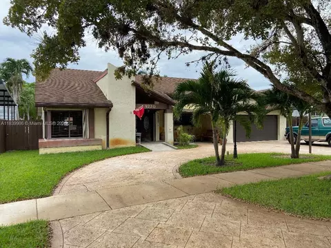 9220 SW 100th Ave Rd, Miami, FL 33176