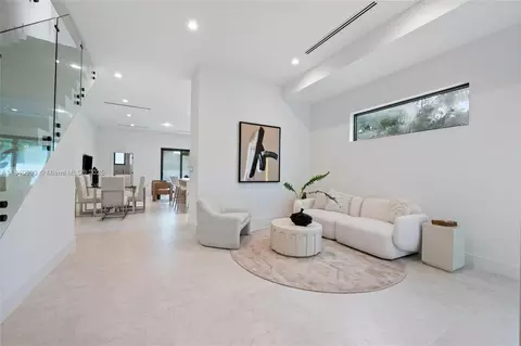 2937 SW 21st St, Miami, FL 33145